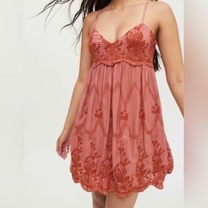 URBAN OUTFITTERS EMBROIDERED BABYDOLL DRESS